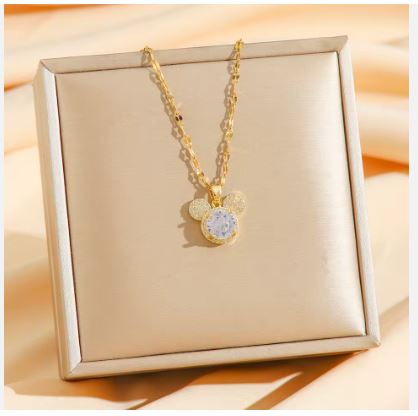 ✨ Collier Femme Plaqué Or 18K – Pendentif Mickey Mouse Serti de Zircons